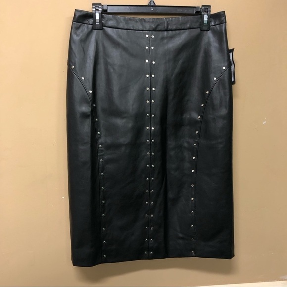 Worthington Faux Leather Buttery Soft Studded Black Skirt Size 8 NWT - Picture 1 of 6